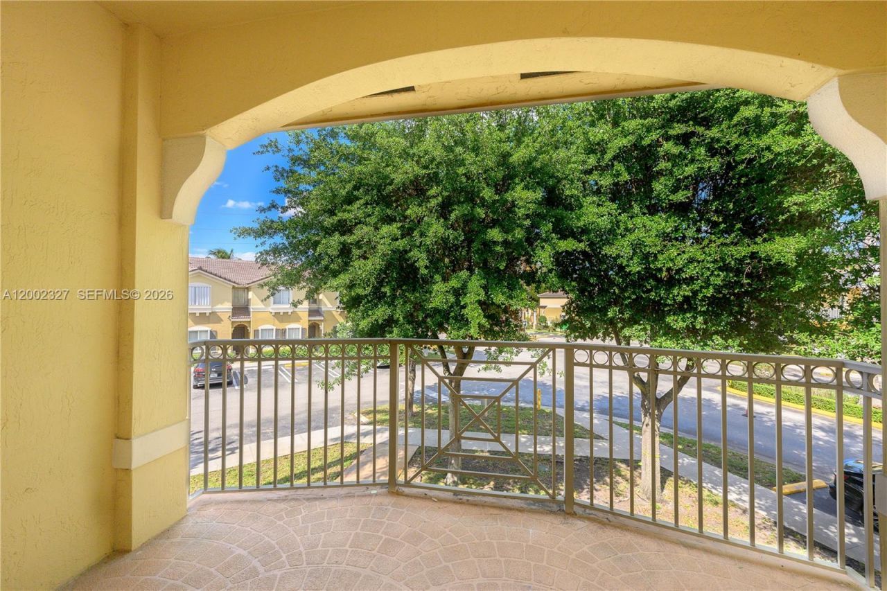 8964 W Flagler St, Unit 206, Miami, FL 33174 Photo