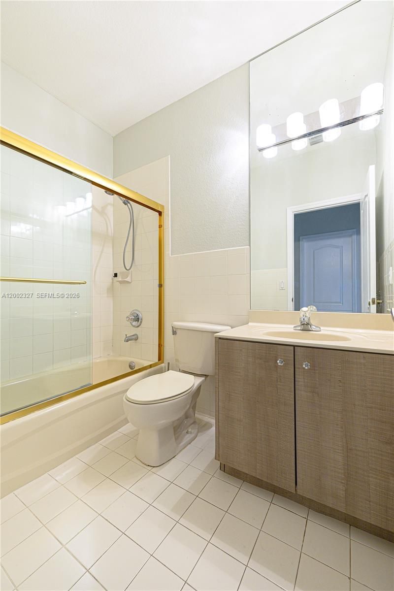 8964 W Flagler St, Unit 206, Miami, FL 33174 Photo