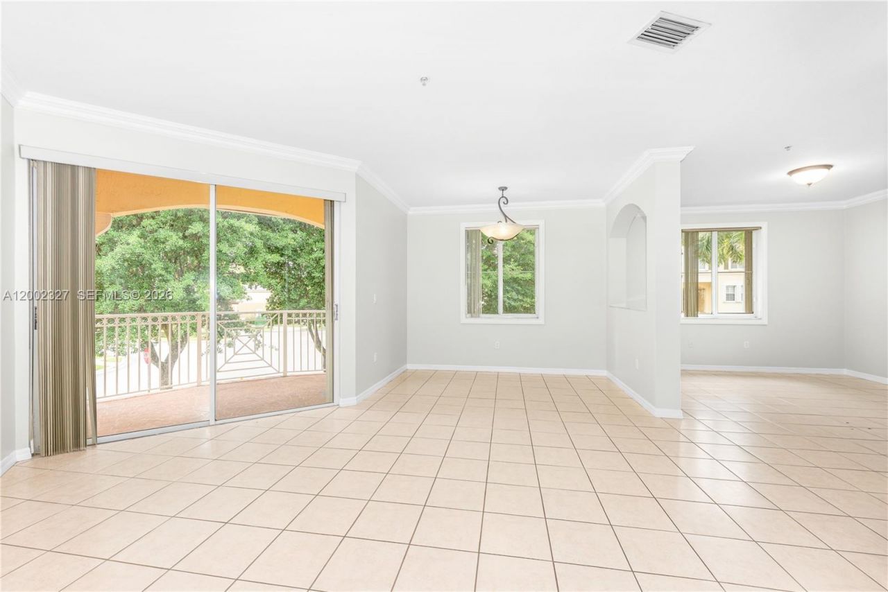 8964 W Flagler St, Unit 206, Miami, FL 33174 Photo