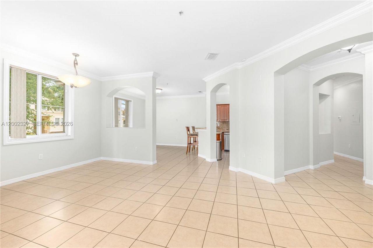 8964 W Flagler St, Unit 206, Miami, FL 33174 Photo