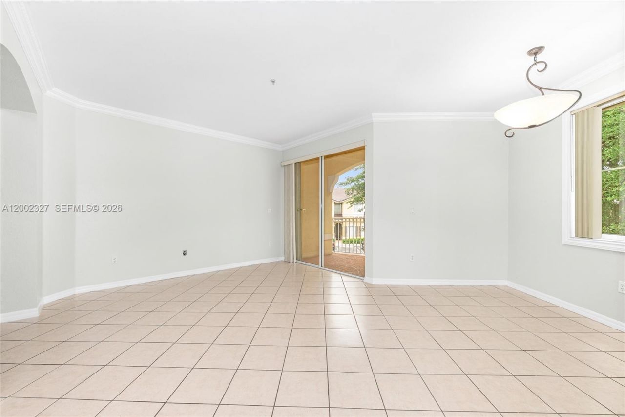 8964 W Flagler St, Unit 206, Miami, FL 33174 Photo