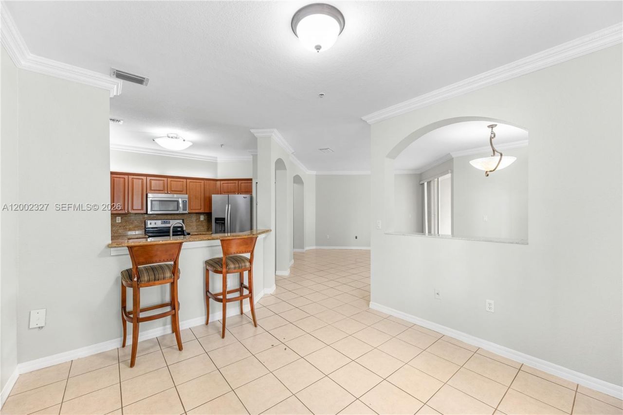 8964 W Flagler St, Unit 206, Miami, FL 33174 Photo