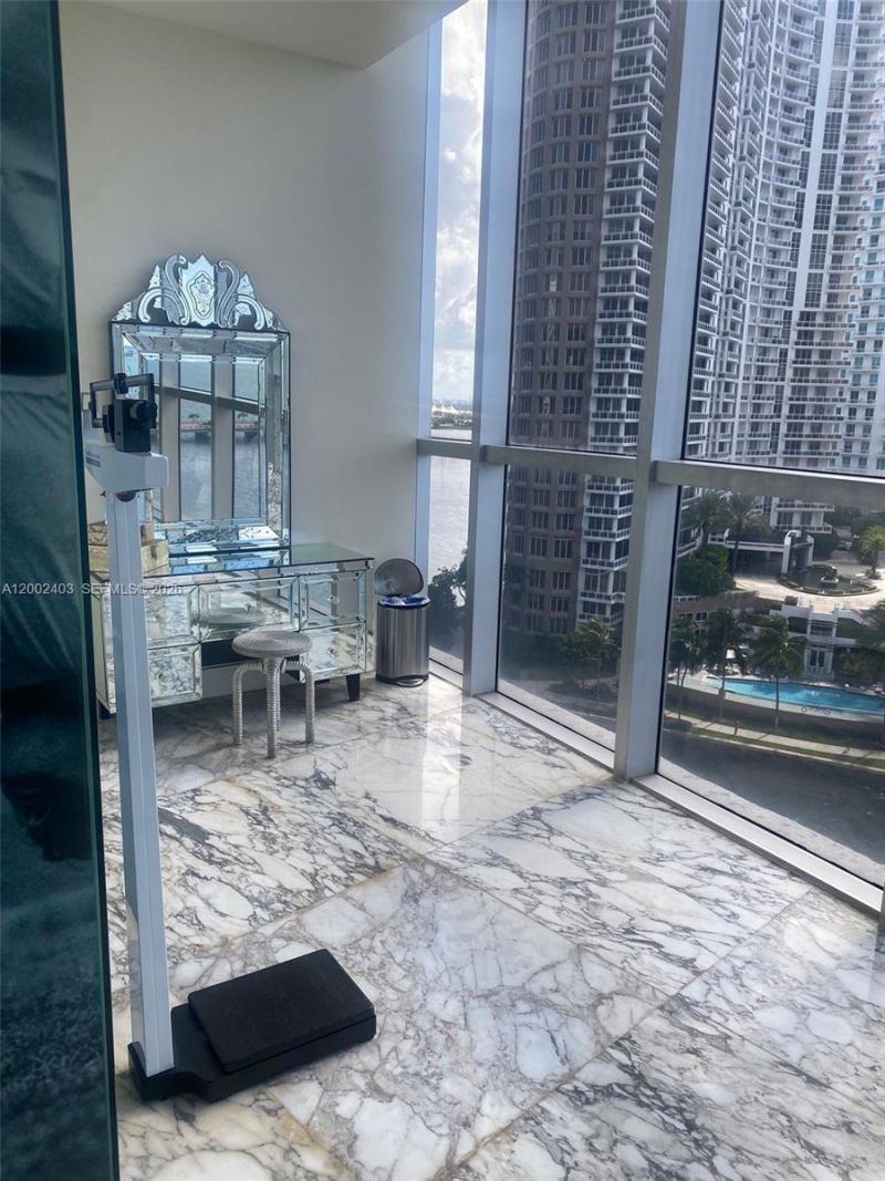475 Brickell Ave, Unit 5508, Miami, FL 33131 Photo