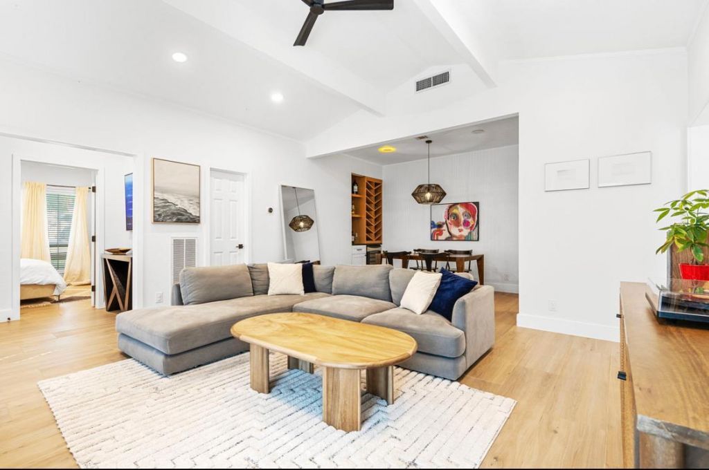 433 Towne Park Trl, Austin, TX 78751 Main Photo