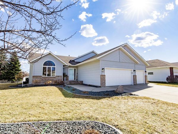 3322 42nd Avenue S, Fargo, ND 58104
