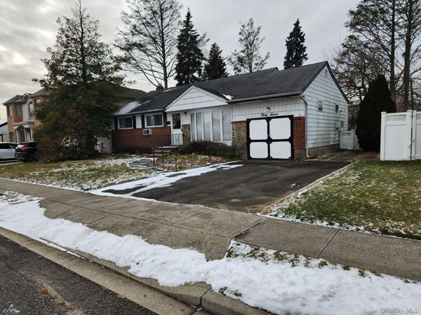 37 Kalda Lane , Plainview, NY 11803