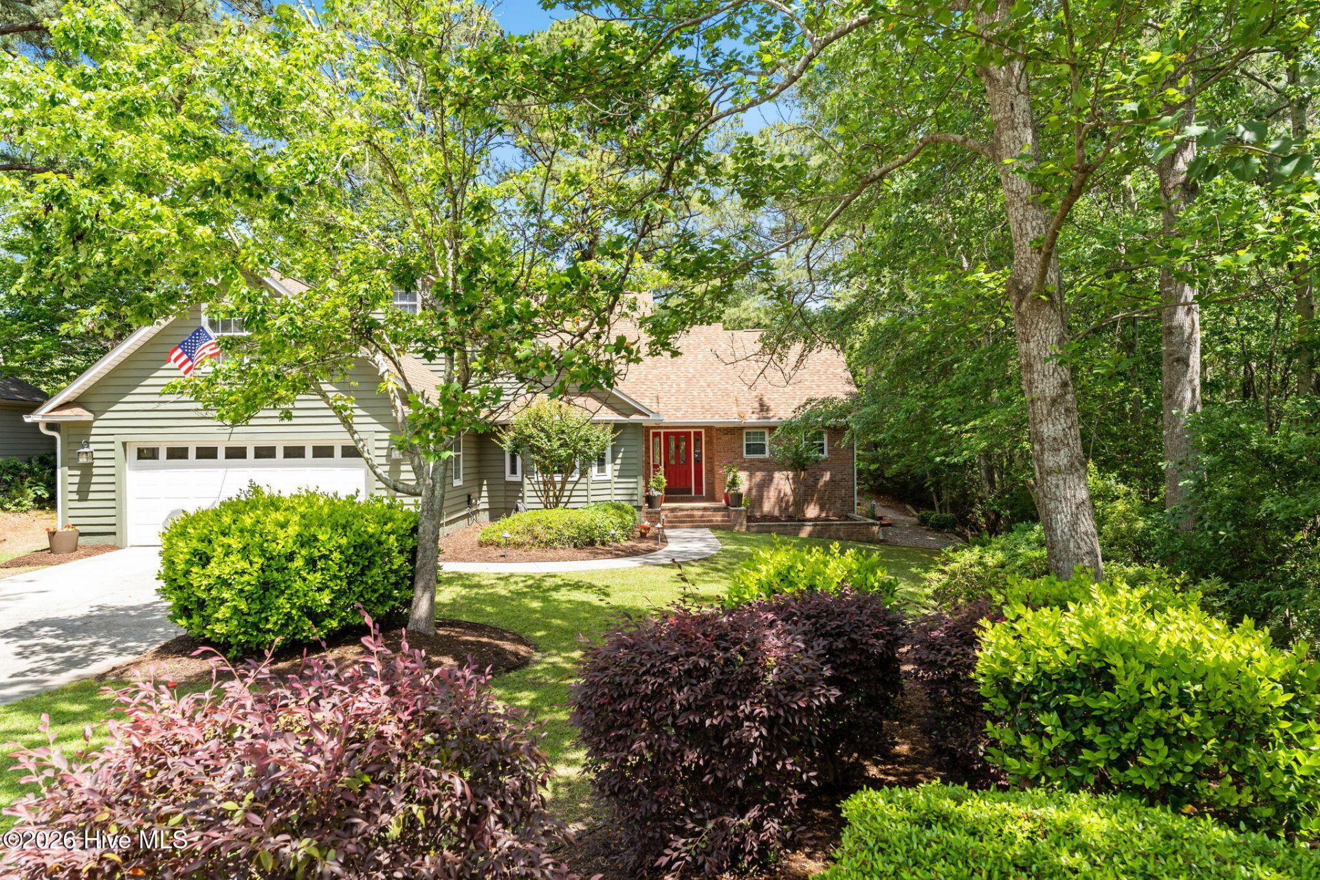 2490 Glen Drive Photo 5