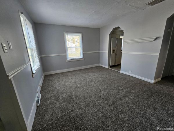 6828 MEADOW Avenue, Warren, Mi 48091