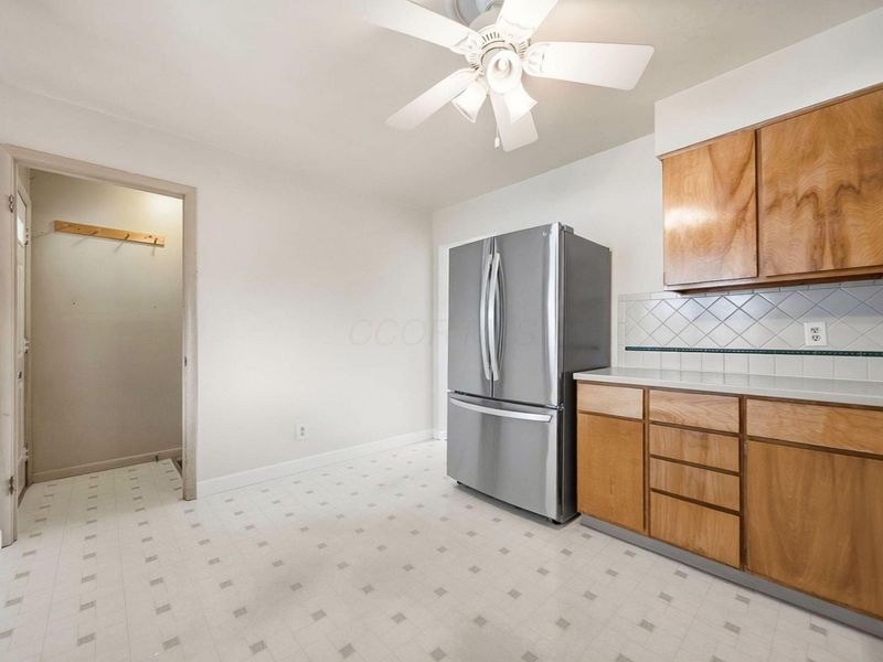 5315 Eisenhower Road, Columbus, OH 43229 Photo 12