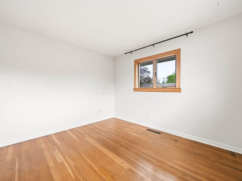 5315 Eisenhower Road, Columbus, OH 43229 Photo 22