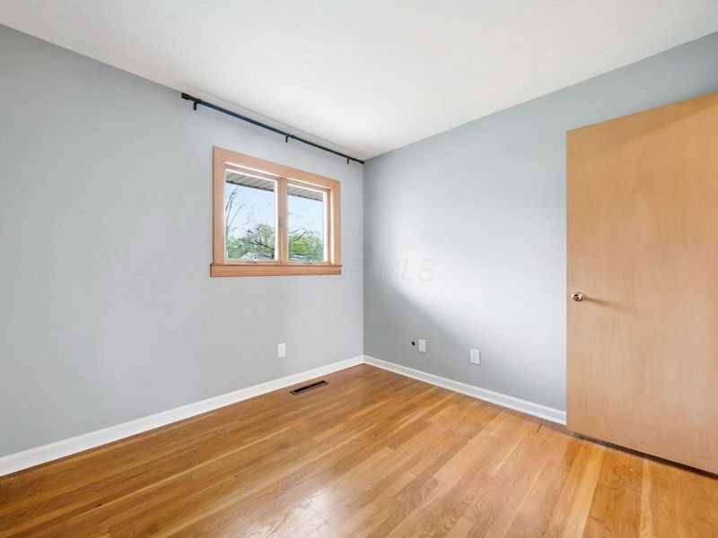 5315 Eisenhower Road, Columbus, OH 43229 Photo 24