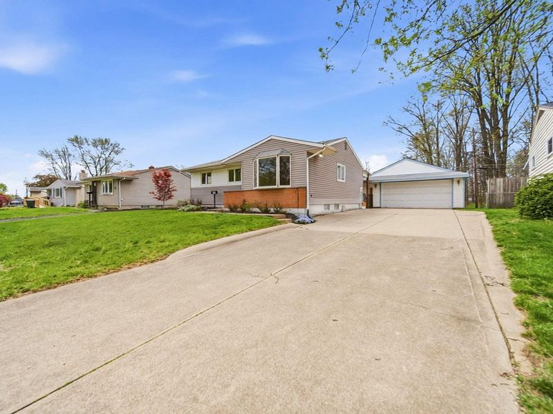 5315 Eisenhower Road, Columbus, OH 43229 Photo 3