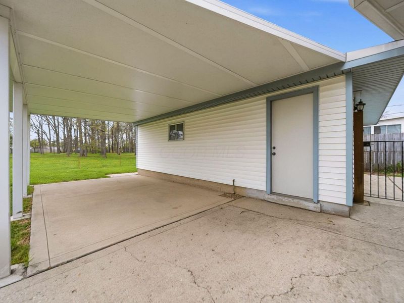 5315 Eisenhower Road, Columbus, OH 43229 Photo 38