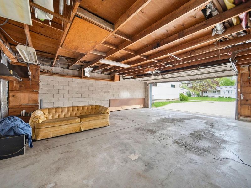 5315 Eisenhower Road, Columbus, OH 43229 Photo 45