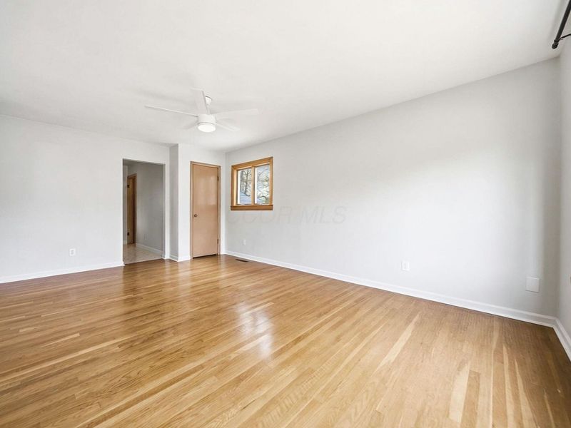 5315 Eisenhower Road, Columbus, OH 43229 Photo 5