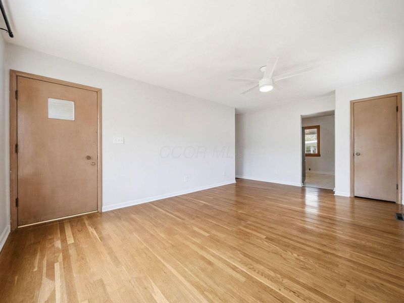 5315 Eisenhower Road, Columbus, OH 43229 Photo 6