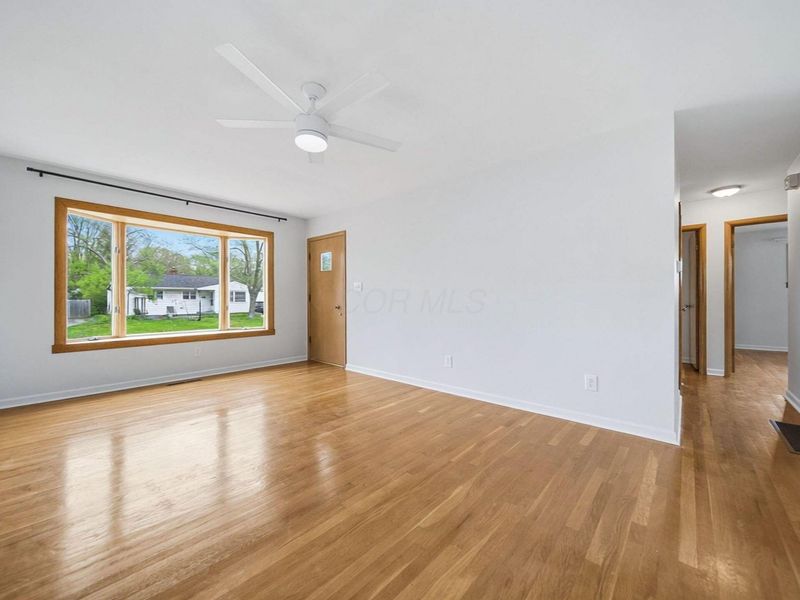 5315 Eisenhower Road, Columbus, OH 43229 Photo 9