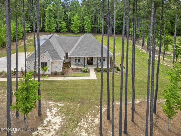 154 Fallen Oak Drive, Brandon, MS 39047