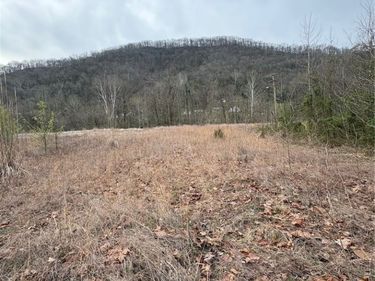 120 River Way Road, Cedar Grove, WV 25039