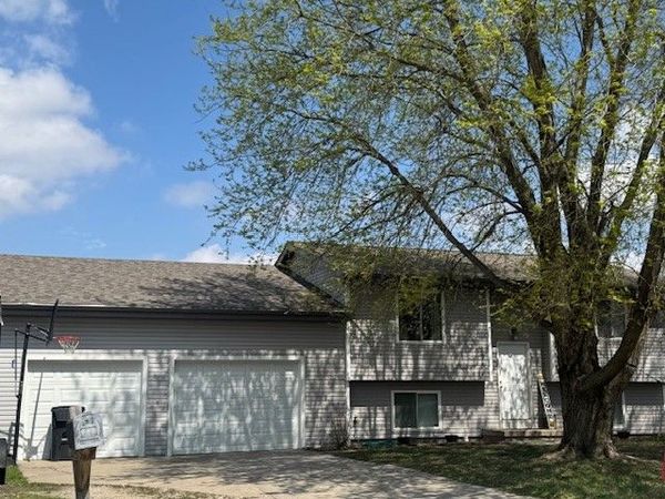 239 Maple Avenue, Nevada, IA 50201