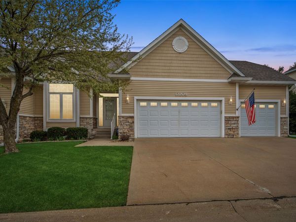 12208 Madison Avenue, Urbandale, IA 50323