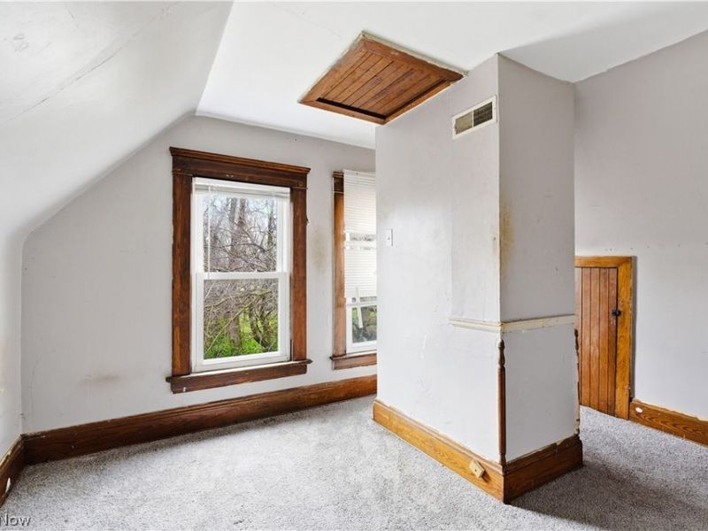 9609 Yale Avenue , Cleveland, OH 44108 Photo 16