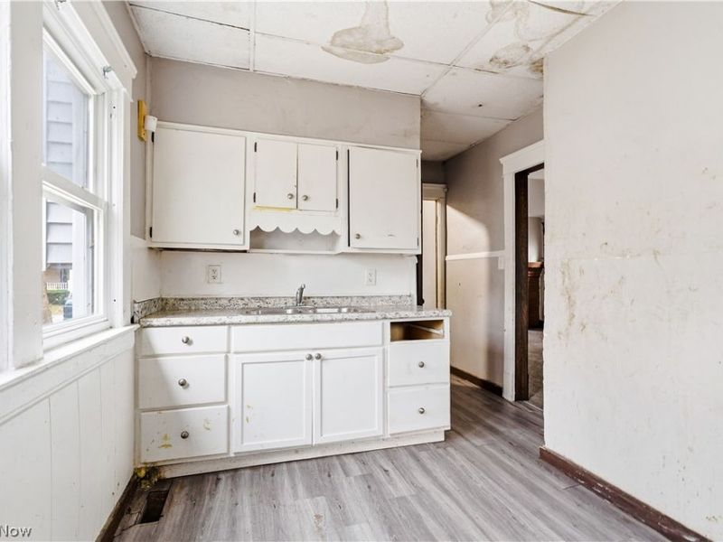 9609 Yale Avenue , Cleveland, OH 44108 Photo 9