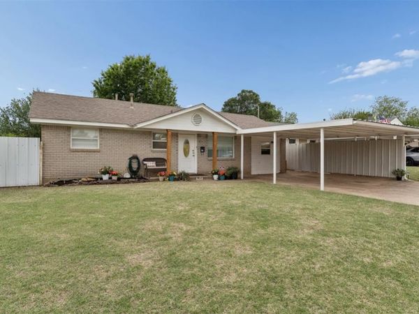804 NW 8th Street, Moore, OK 73160