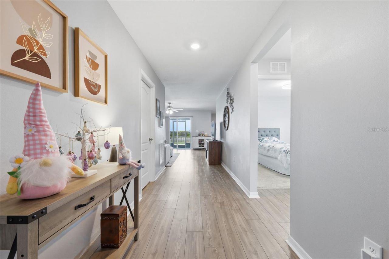 1607 Swan Lake Circle , Dundee, FL 33838