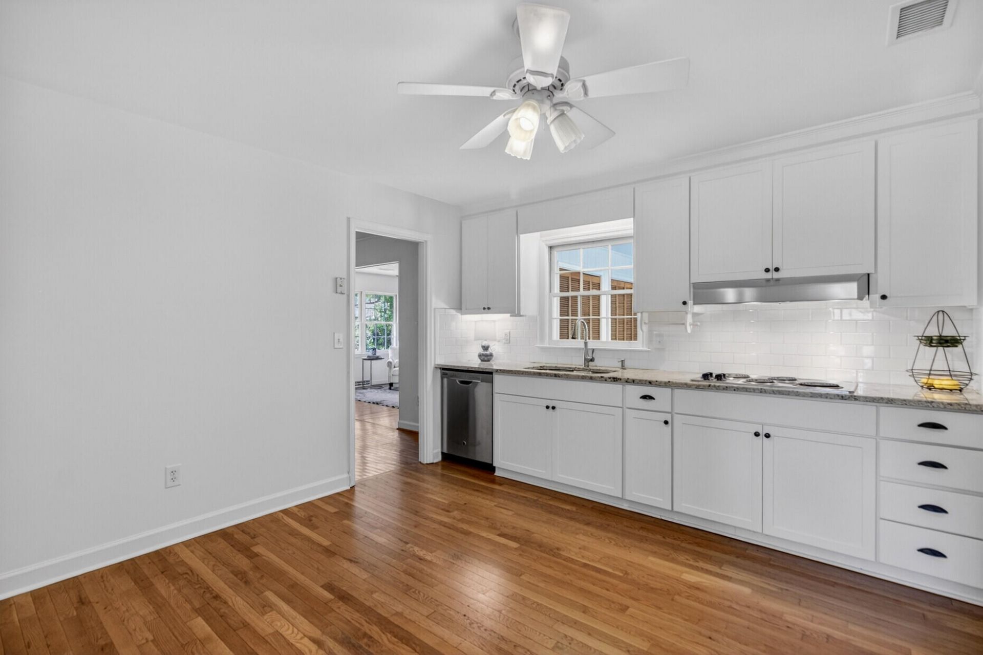 9 Nuffield Road Photo 30