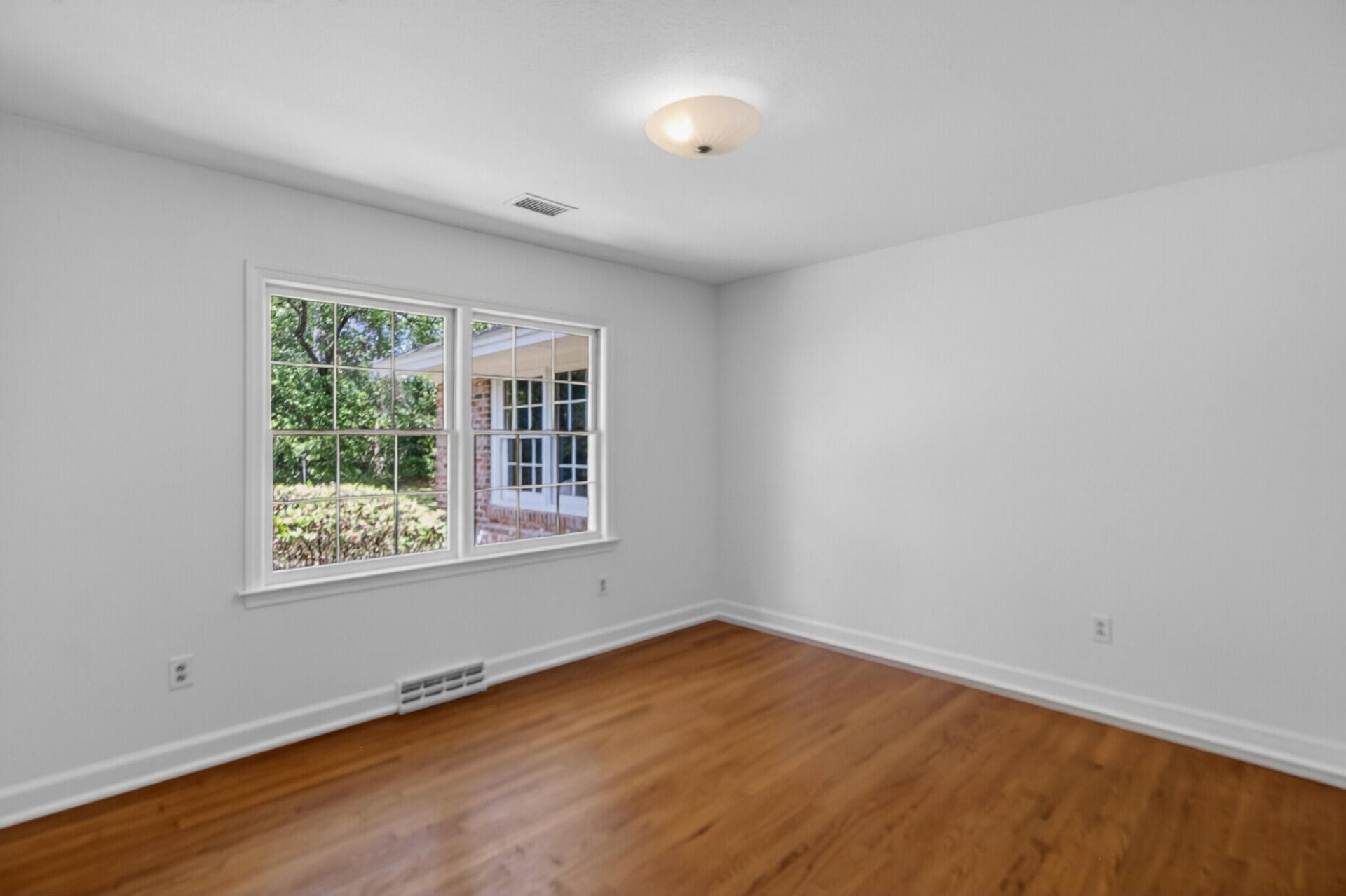 9 Nuffield Road Photo 40