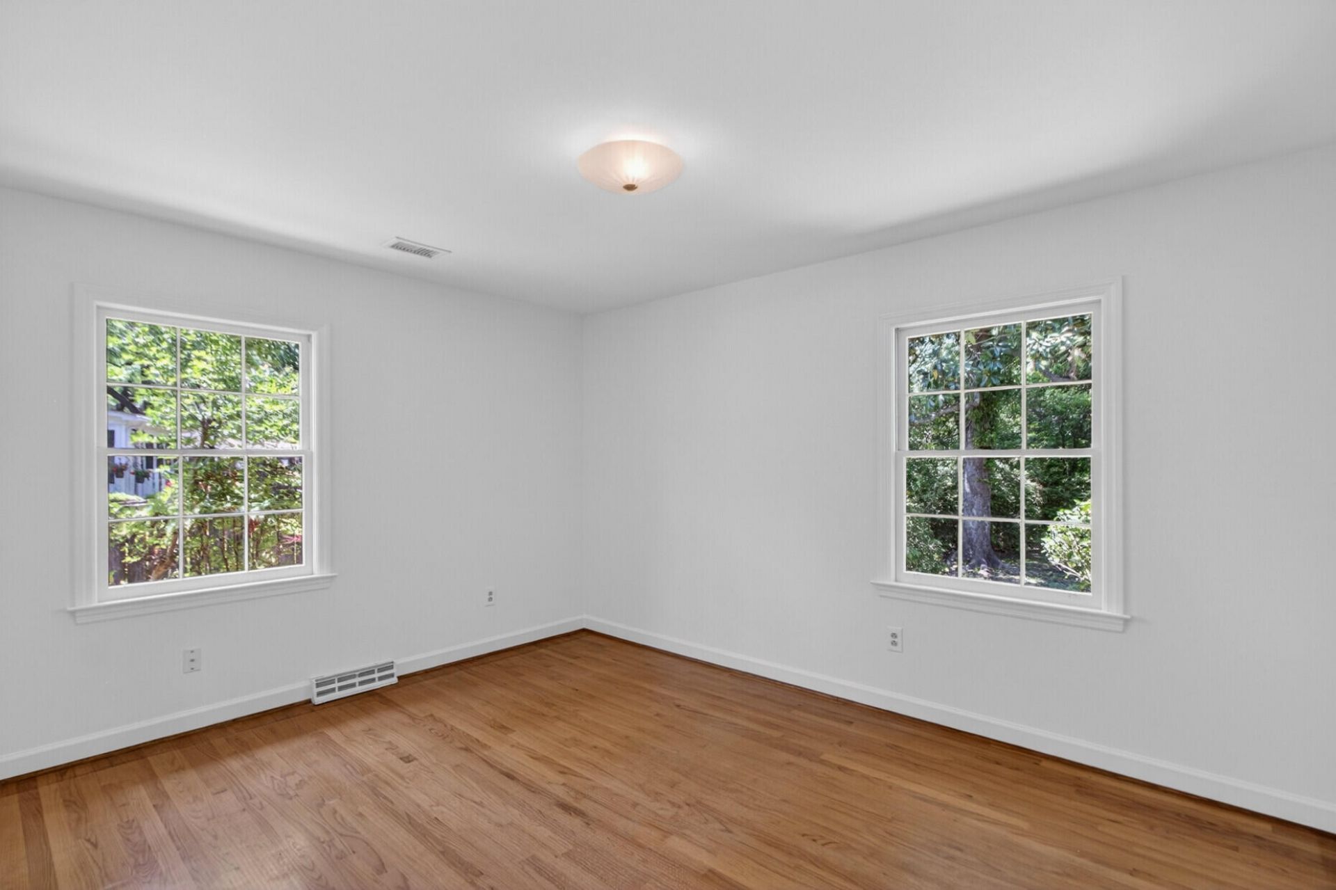 9 Nuffield Road Photo 42