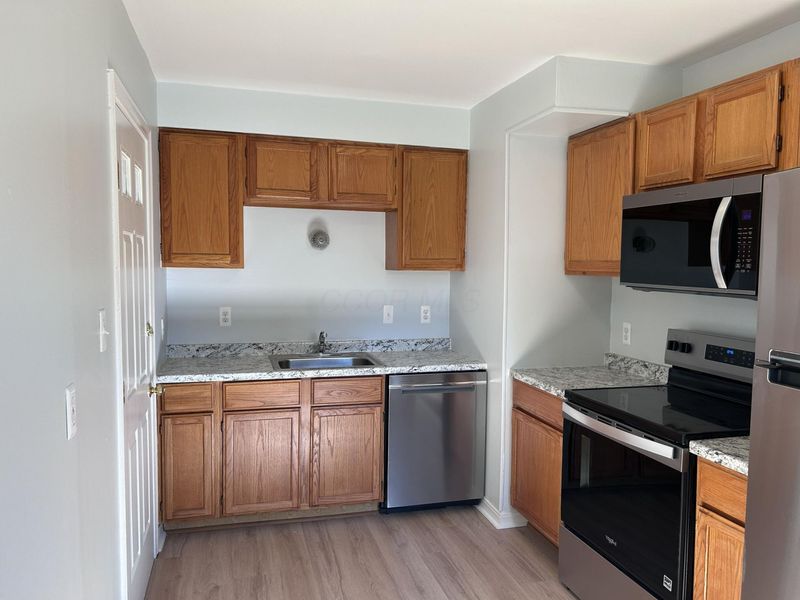 826 E Brighton Road , Columbus, OH 43224 Photo 10