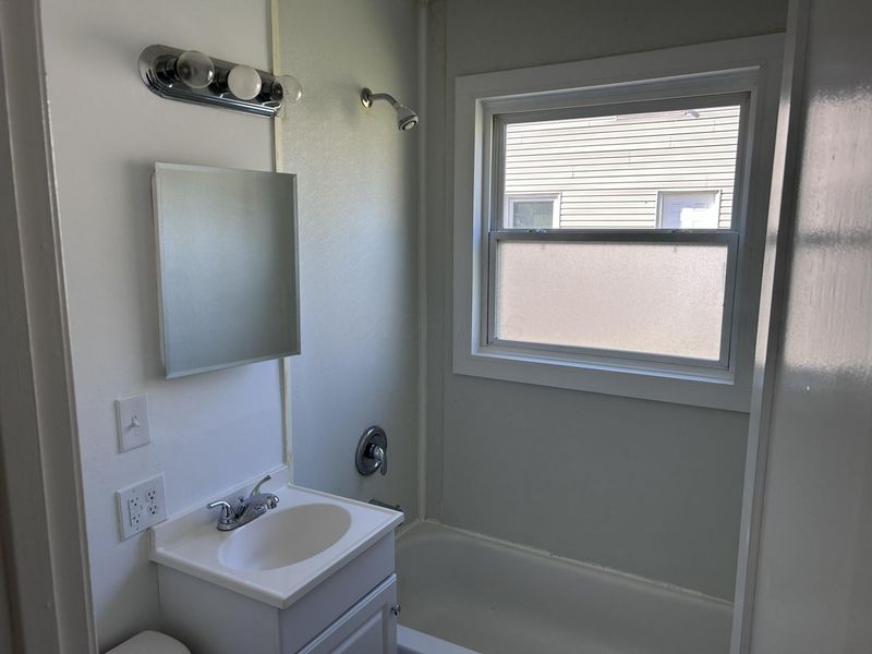 826 E Brighton Road , Columbus, OH 43224 Photo 13