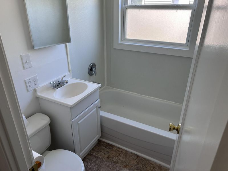 826 E Brighton Road , Columbus, OH 43224 Photo 14