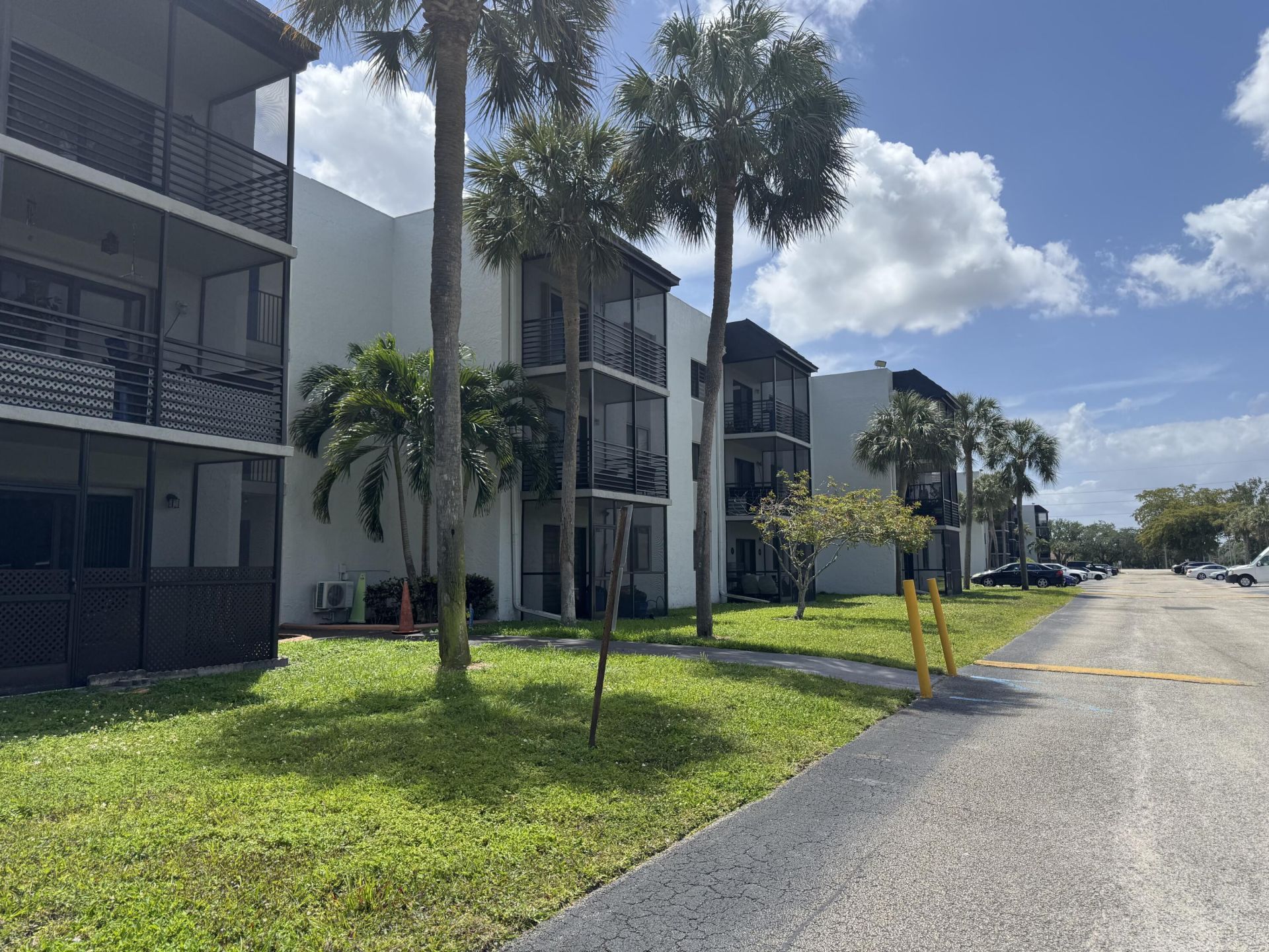 3710 N Pine Island Road, Unit 122, Sunrise, FL 33351 Photo