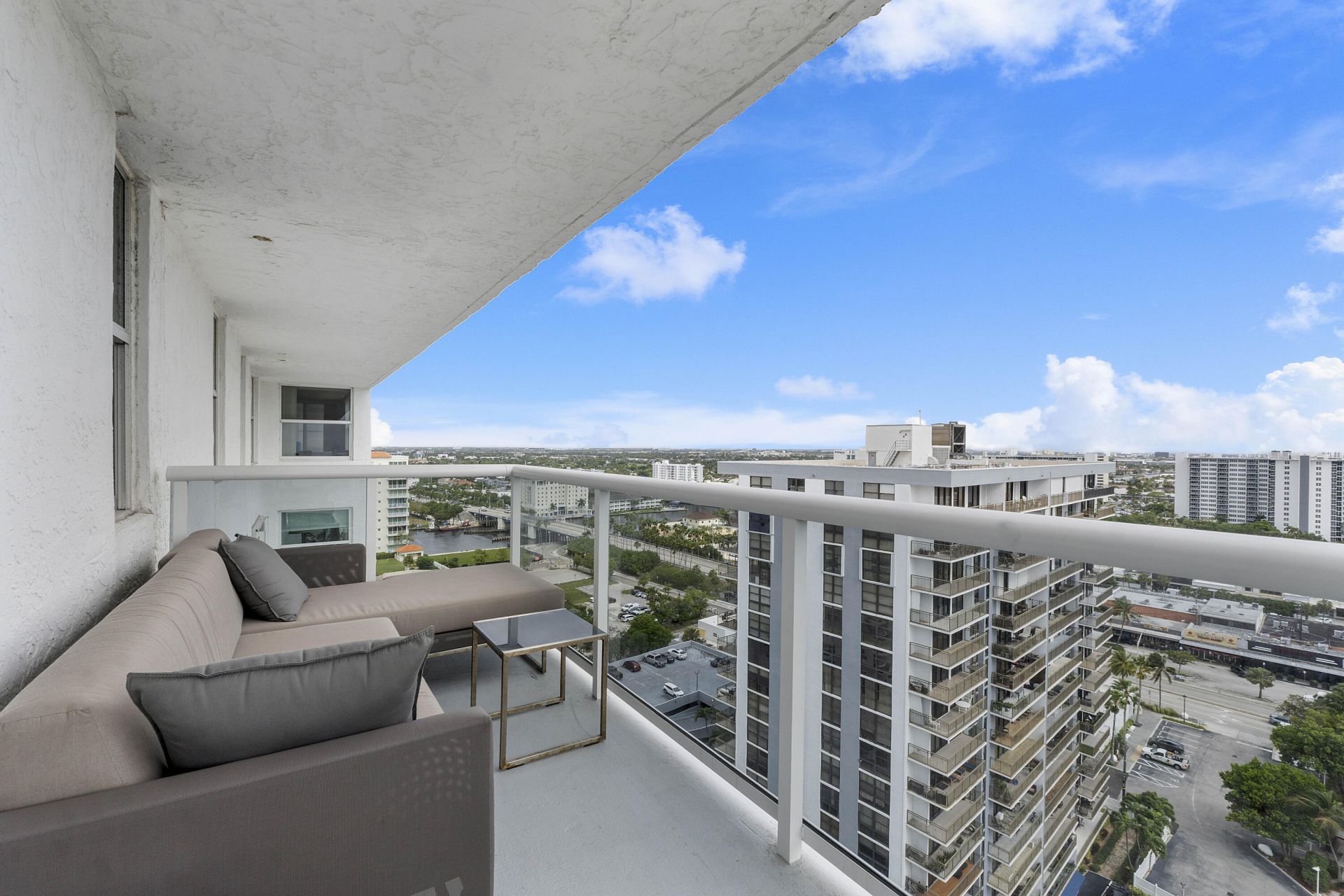 3015 N Ocean Boulevard, Unit 19f, Fort Lauderdale, FL 33308 Photo