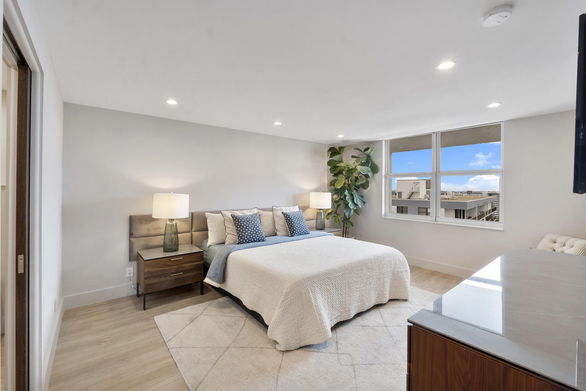 3015 N Ocean Boulevard, Unit 19f, Fort Lauderdale, FL 33308 Photo