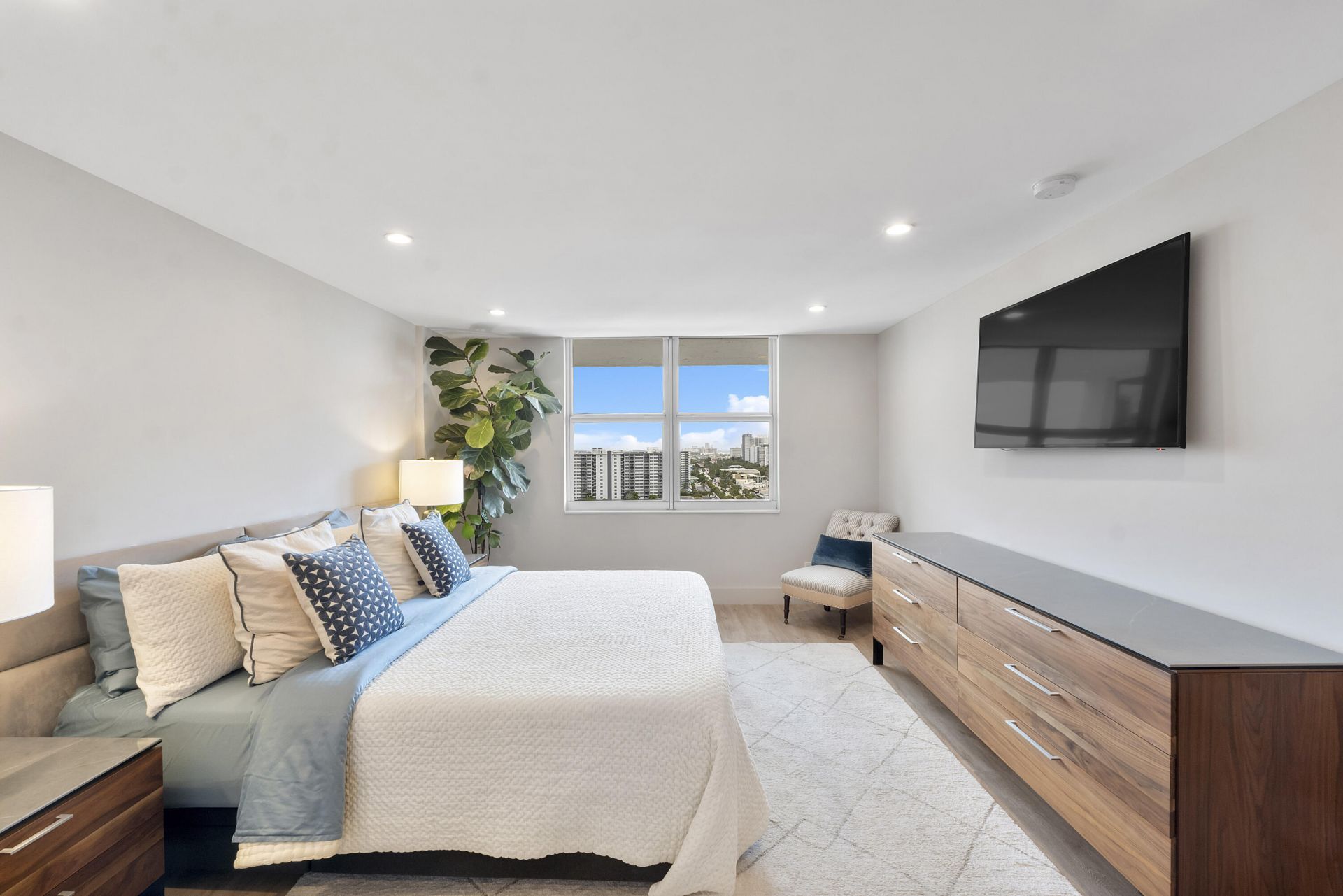3015 N Ocean Boulevard, Unit 19f, Fort Lauderdale, FL 33308 Photo