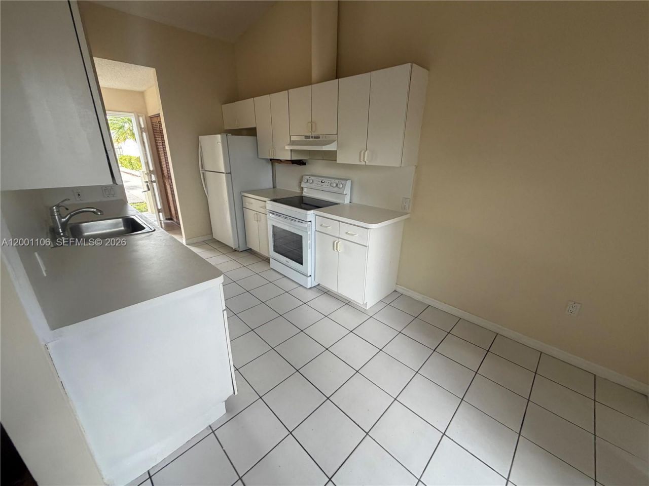 960 NE 214th Ln, Unit 960-04, Miami, FL 33179 Photo