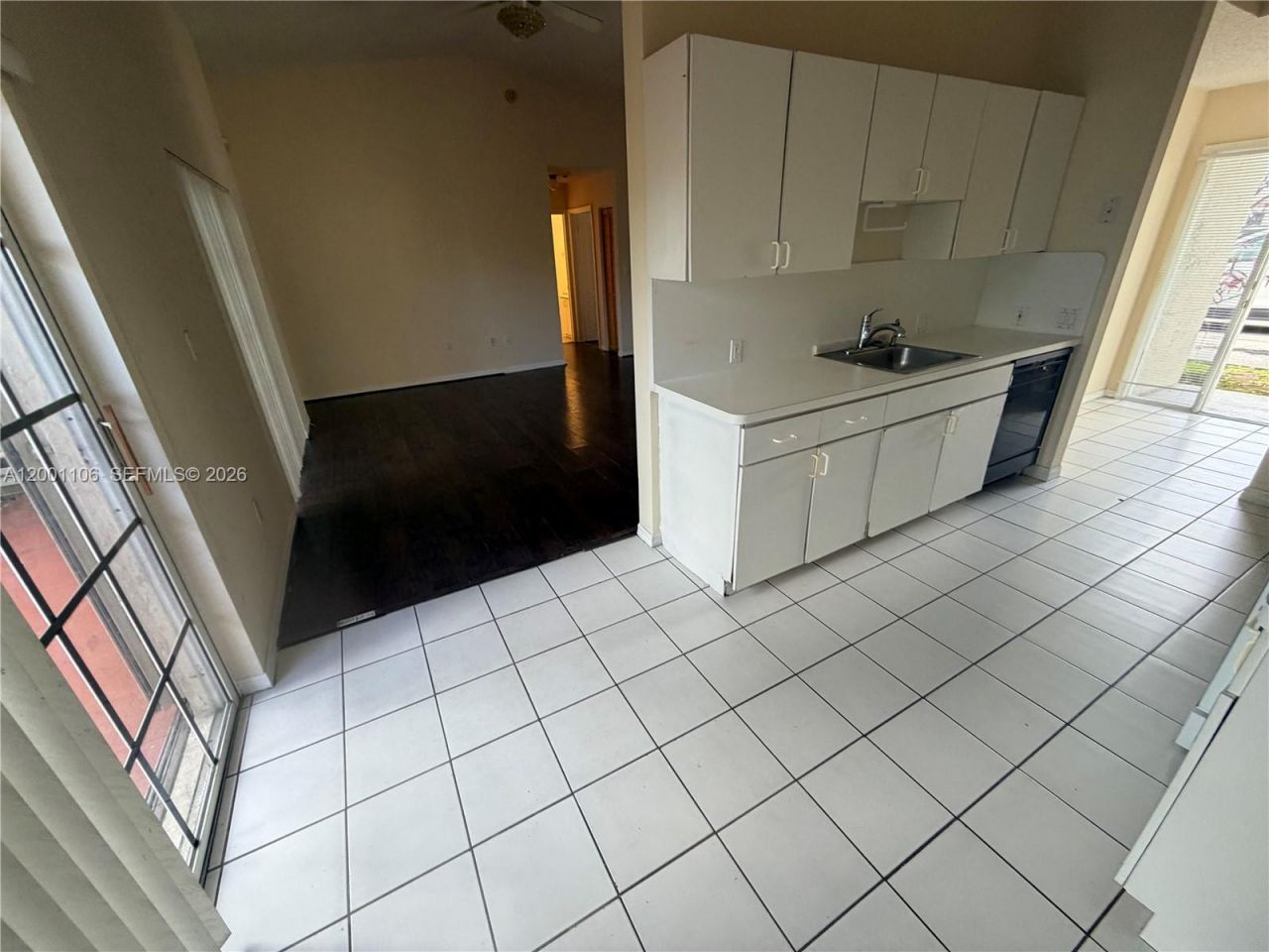 960 NE 214th Ln, Unit 960-04, Miami, FL 33179 Photo