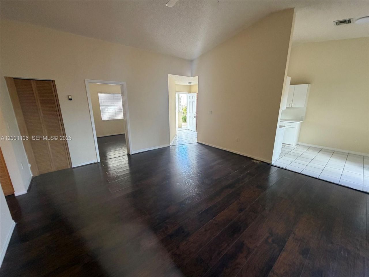 960 NE 214th Ln, Unit 960-04, Miami, FL 33179 Photo