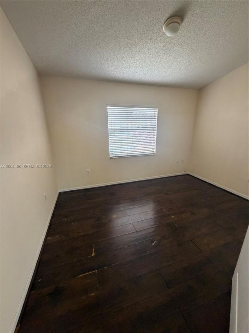 960 NE 214th Ln, Unit 960-04, Miami, FL 33179 Photo