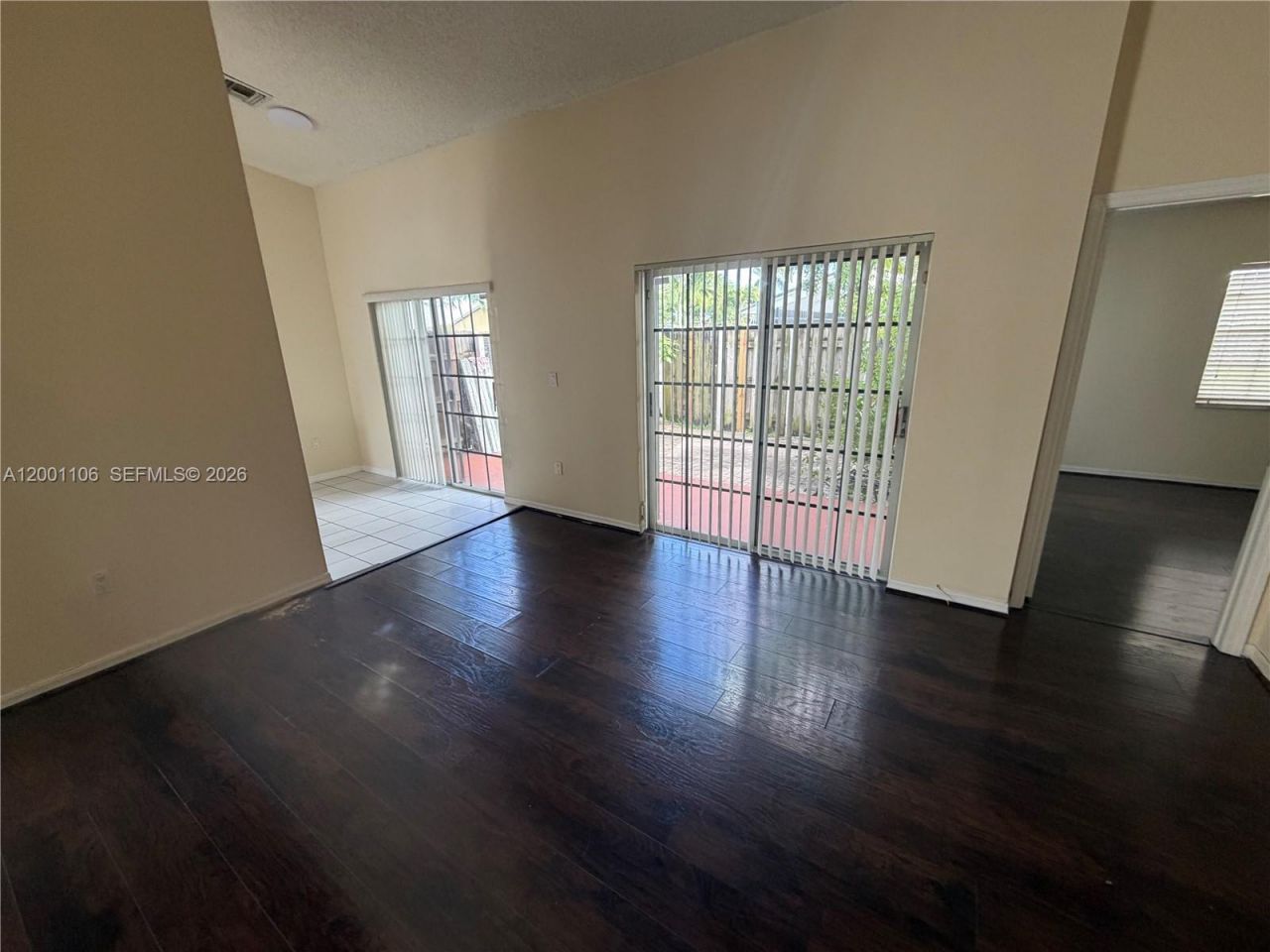 960 NE 214th Ln, Unit 960-04, Miami, FL 33179 Photo