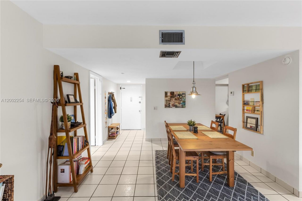 16175 Golf Club Rd, Unit 212, Weston, FL 33326 Photo