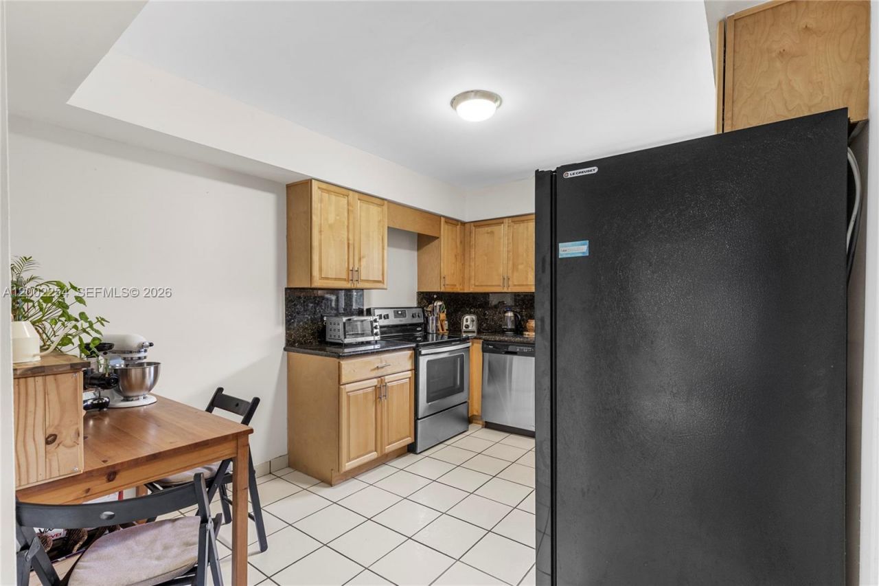 16175 Golf Club Rd, Unit 212, Weston, FL 33326 Photo