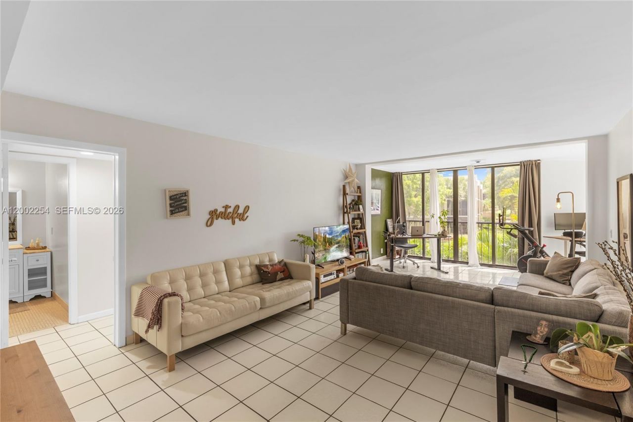 16175 Golf Club Rd, Unit 212, Weston, FL 33326 Photo