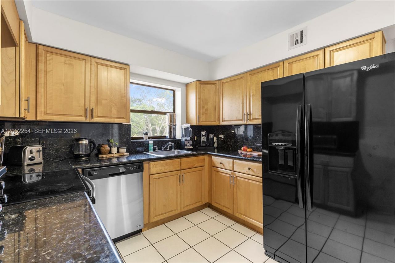 16175 Golf Club Rd, Unit 212, Weston, FL 33326 Photo