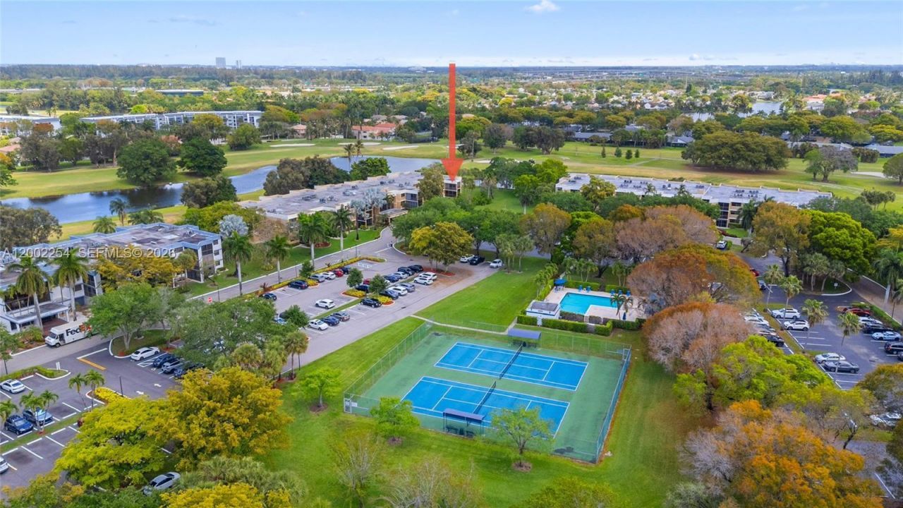16175 Golf Club Rd, Unit 212, Weston, FL 33326 Photo
