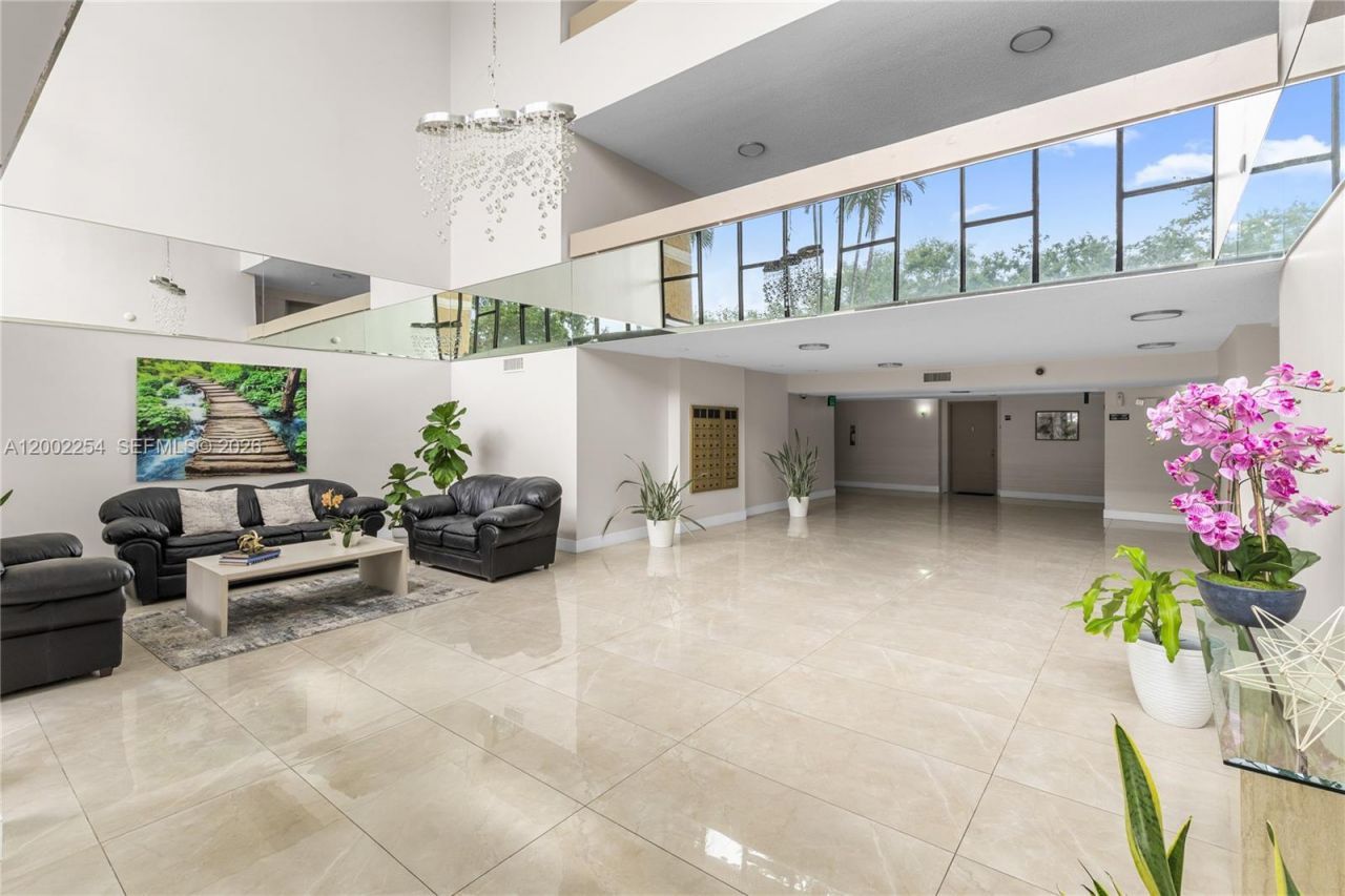 16175 Golf Club Rd, Unit 212, Weston, FL 33326 Photo